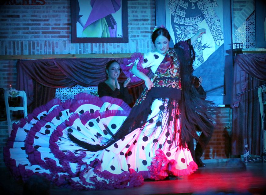 Madrid: Los Porches Flamenco Show with Tapas and Wine Ticket - The 2-hour show format: three stages and three moods