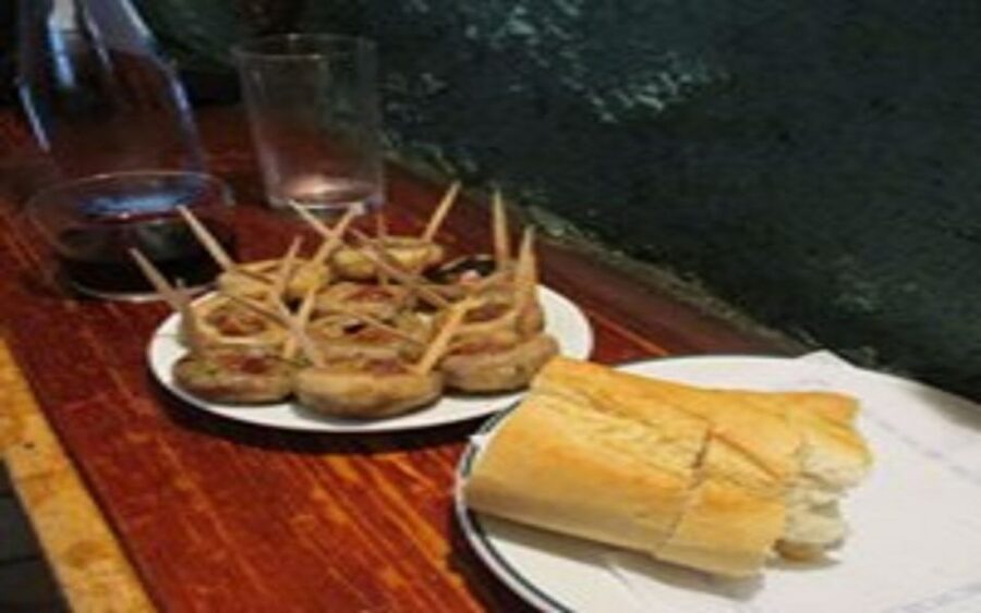 Madrid: Old Madrid Walking Food and Wine Tour - The Route Through Old Madrid: Sights You’ll Walk Past (and What They’re For)