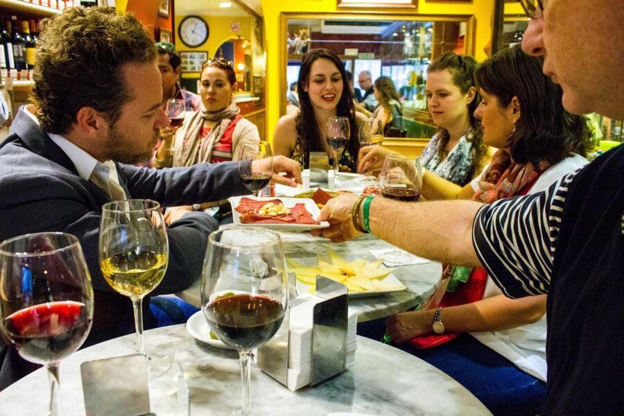 Madrid: Tapas & Wine Tasting Tour with Local Guide - Key highlights worth your attention