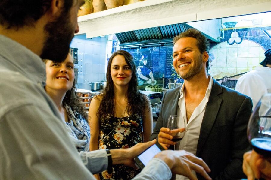 Madrid: Tapas & Wine Tasting Tour with Local Guide - El Madrid de los Austrias: history lessons that don’t slow you down