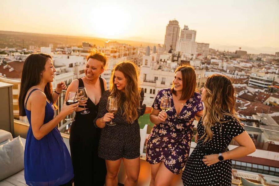 Madrid: Tapas & Wine Tour with Visit to a Rooftop - Key points that make this tapas-and-wine tour worth your night