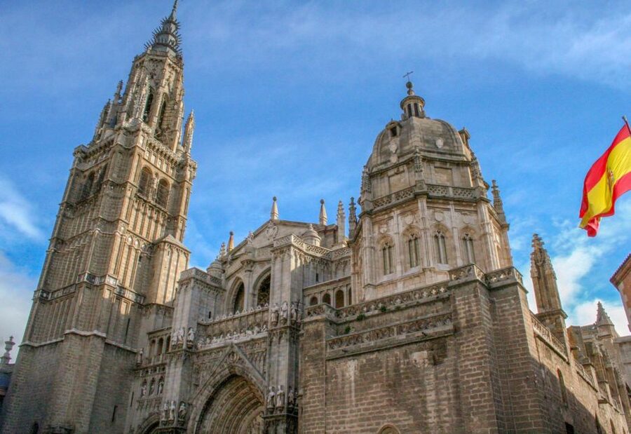 Madrid: Toledo Day Trip with Winery Visit and Wine Tasting - Plaza de Zocodover and Tagus views: where the city breathes