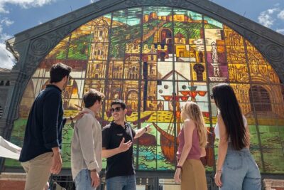 Malaga Private Gastronomic Tour: Tapas, Wine & Rooftops - Meeting in Centro and What the Private Format Changes