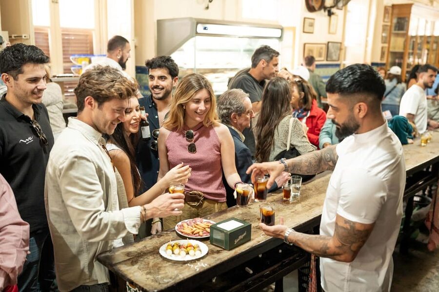 Málaga: Tapas, Wine & Rooftops Private Tour - A 4-hour tapas circuit that helps you eat smarter in Malaga