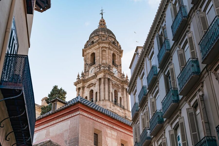 Málaga: Traditional Andalusian Tapas and Wine Tour - Guides Matter More Than You Think