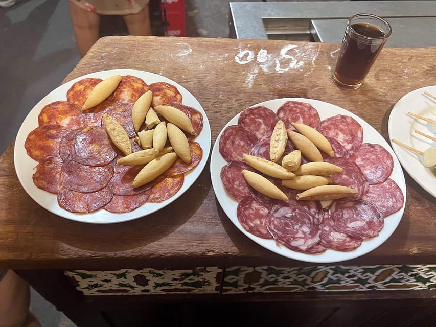Malaga: Wine and Tapas Tour with Tastings and Drinks - Stop 2: A wine stop built around Malaga sweet wine