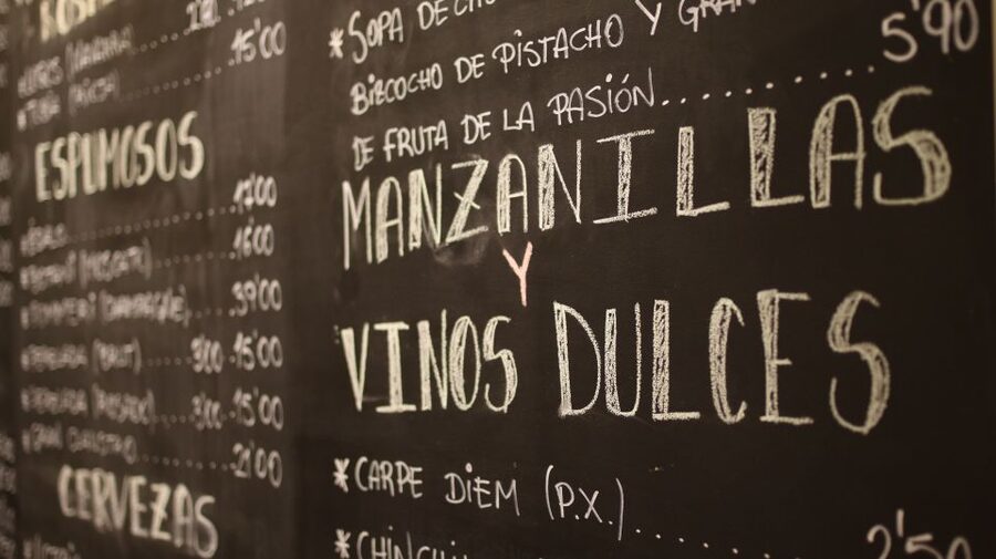 Málaga: Wine & Tapas Tour - Meeting at Calle Marqués de Larios and Getting the Pace Right