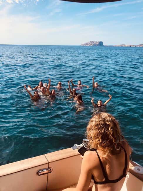 Marseille: Calanques Eco Boat Cruise with Lunch and Wine - Old Port to first cove: coffee, fruit juice, and quick sea introductions