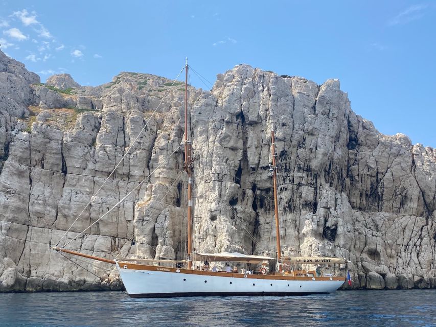 Marseille: Calanques Sailing Day Trip with Lunch and Wine - Lunch, wine, and the onboard chef: why the food drives the value