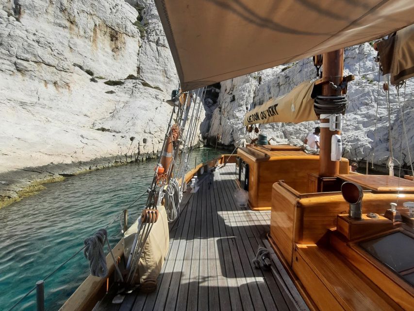 Marseille: Calanques Sailing Day Trip with Lunch and Wine - Crew, safety, and seasickness: how comfortable is this really?