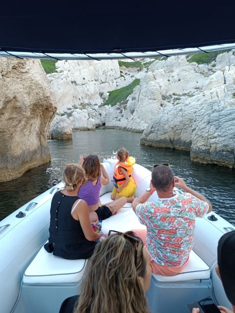Marseille: Sunset Boat Cruise with Rosé Wine & Snacks - Château d’If from close range: fortress vibes and photo power