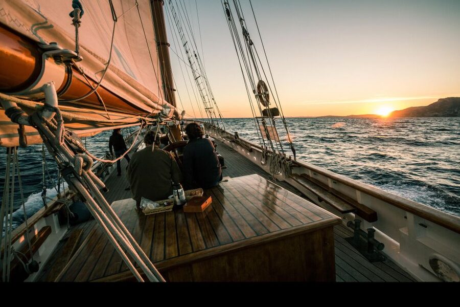 Marseille: Sunset Sailing Cruise with Dinner and Wine - Sailing Out: The Harbor Ride That Sets the Mood
