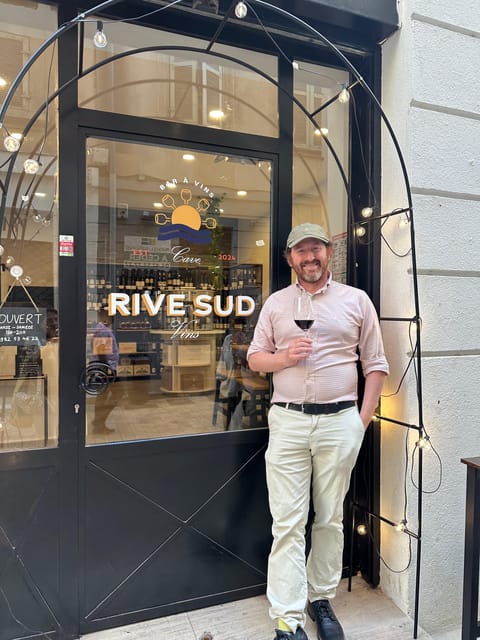 Marseille: Tailored Wine Tasting Experience in Top Wine Shop - The tasting format: 10 wines, bread, cheese, and a final glass