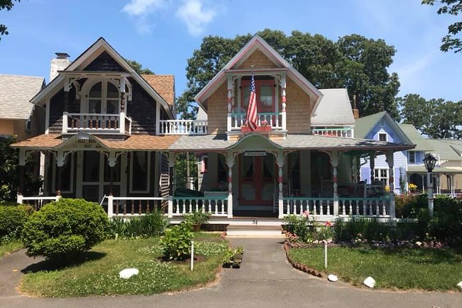 Martha's Vineyard Day Trip with Optional Island Tour from Boston - Cape Cod mini tour and the Nobska Point Lighthouse photo break