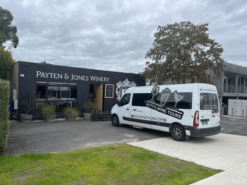 Melbourne: Yarra Valley Food, Wine, Chocolate & Gin Tour - Tokar Estate: boutique wine tasting with a smaller feel
