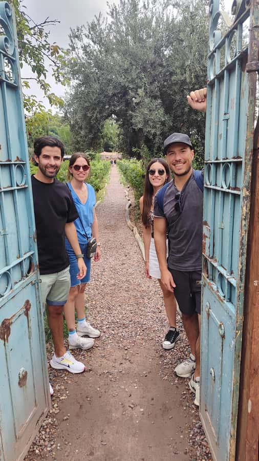 Mendoza: Top Wineries Guided Tour with Transportation - How the 9-Hour Schedule Works: 3 Stops, 2 Tasting Modes, 1 Big Finish