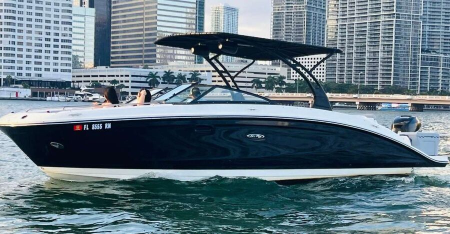 Miami: Guided Boat Tour with Champagne - Sunset and Night Lights: Picking the Right Time of Day