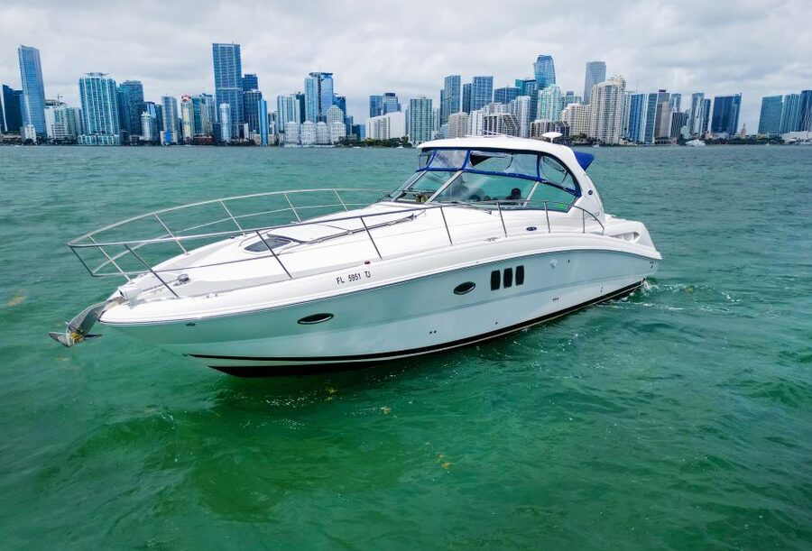 Miami: Private Yacht Cruise with Champagne - Champagne, Bluetooth music, and the cooler: how the vibe really works