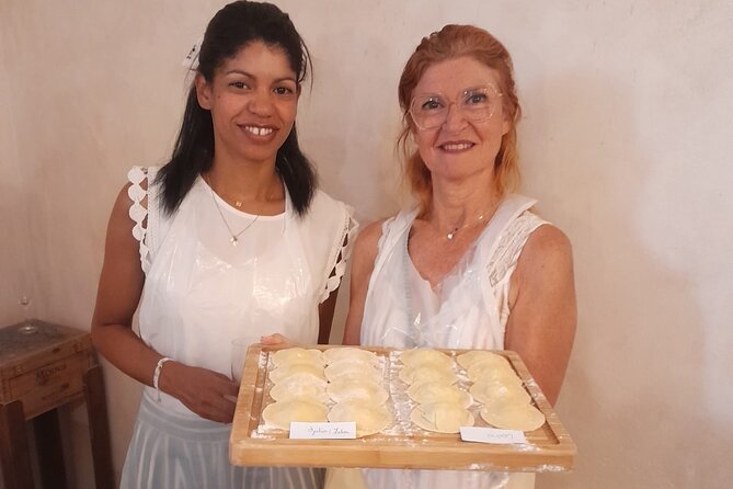 Milan: Pasta and Tiramisu Small Group Cooking Class with Wine - Fresh pasta in your hands: dough, flour, and the pasta fresca vs secca lesson