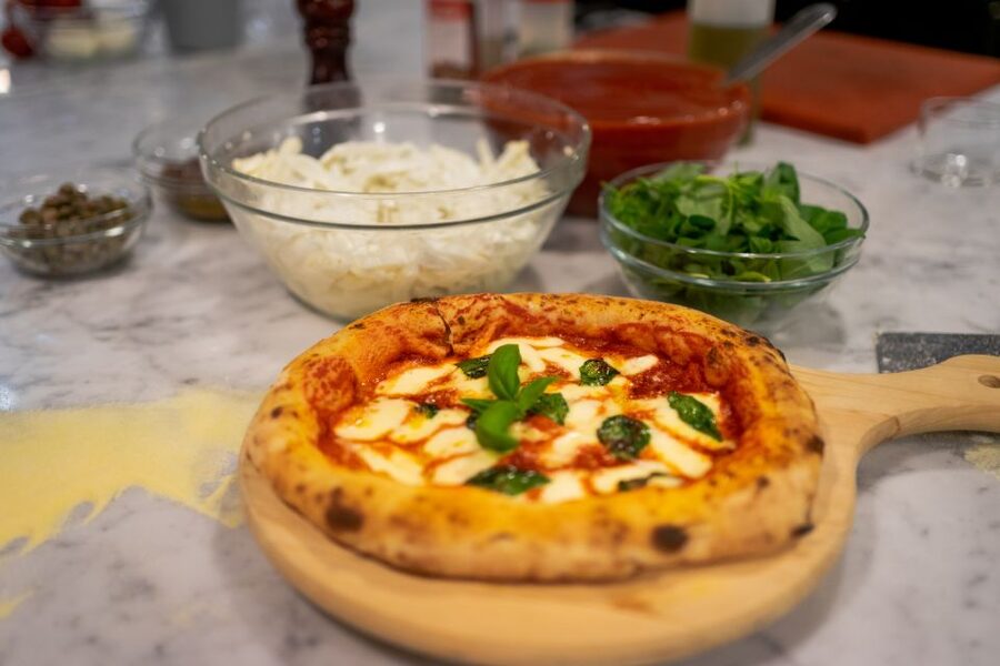 Milan: Pizza or Pasta and Gelato-Making Class with Wine - Three Hours of Milan Pizza, Gelato, and Wine