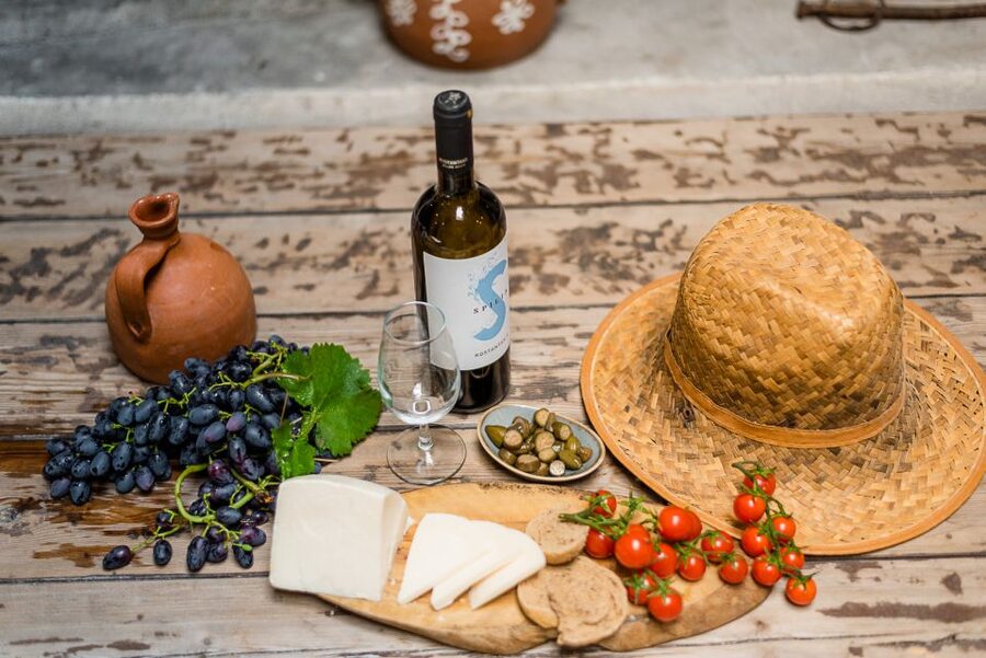 Milos Island: Kostantakis Winery Wine Tasting Experience - Key Things You’ll Notice Right Away