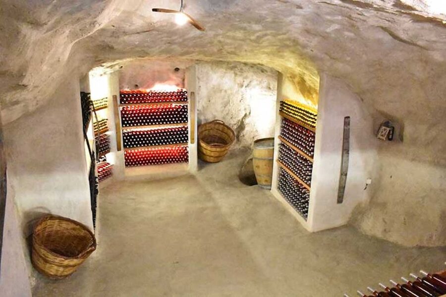 Milos Island: Kostantakis Winery Wine Tasting Experience - Pollonia Arrival: Getting There From Bus, Car, or Taxi