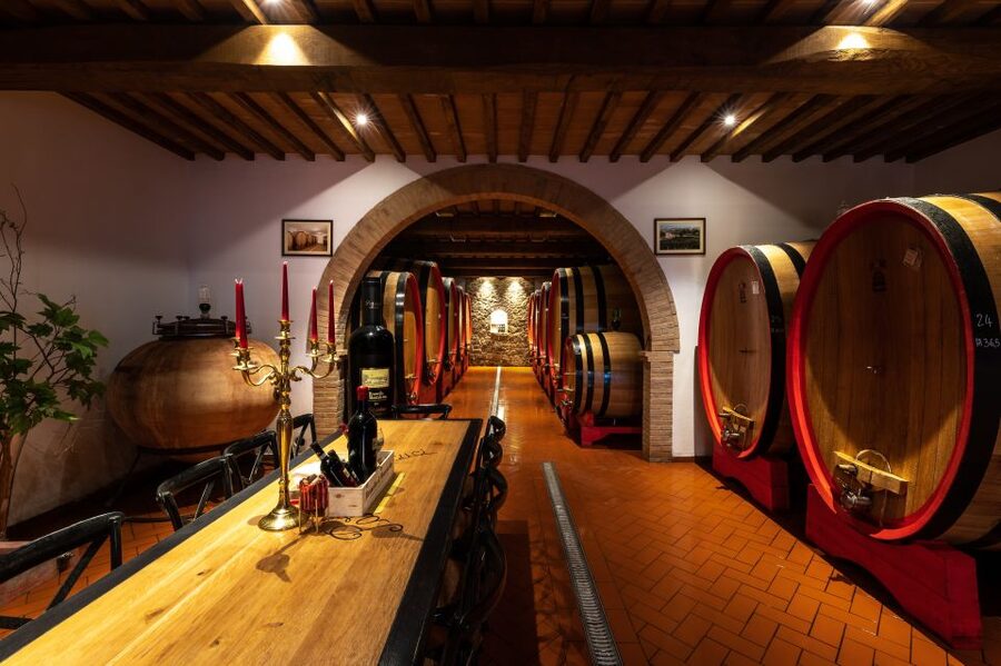Montalcino: Private Cellar Tour, Wine Tasting & Appetizers - Getting there: meeting point and the “follow the signs” reality