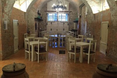 Montepulciano: Wine Tasting & Lunch in a Typical Winery - The cellar tour: vaults, tunnels, and how the wine gets made