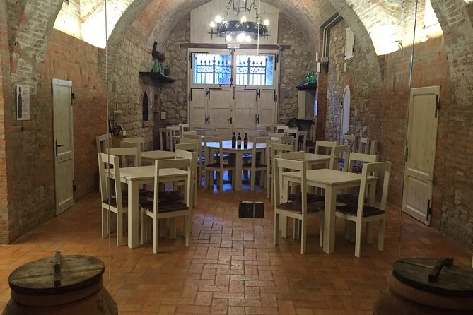 Montepulciano: Wine Tasting & Lunch in a Typical Winery - The cellar tour: vaults, tunnels, and how the wine gets made