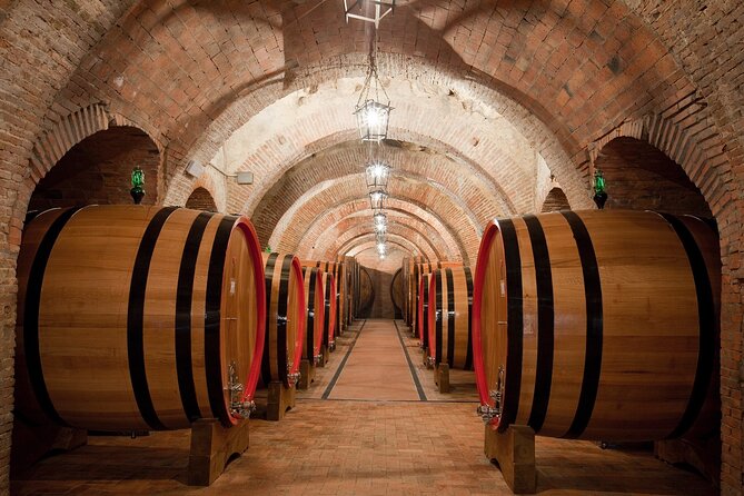 Montepulciano: Winery Tour & Tasting Experience - Montepulciano’s Underground Cellars: The Setting That Does Half the Work