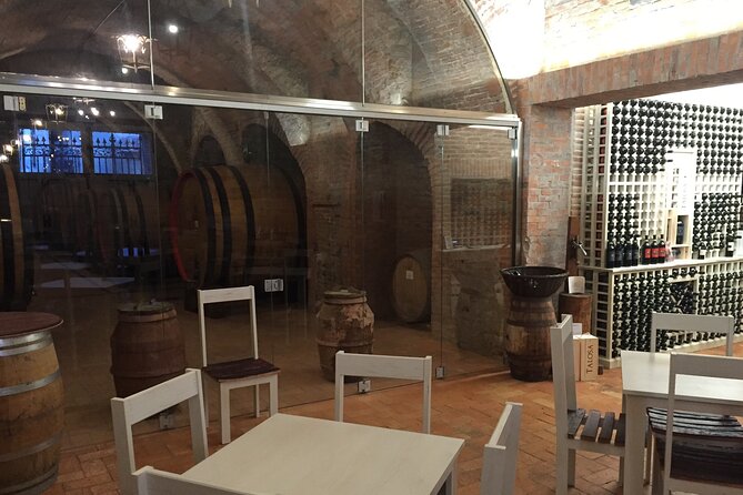 Montepulciano: Winery Tour & Tasting Experience - Bread, Olive Oil, and Local Products: Why the Pairing Matters