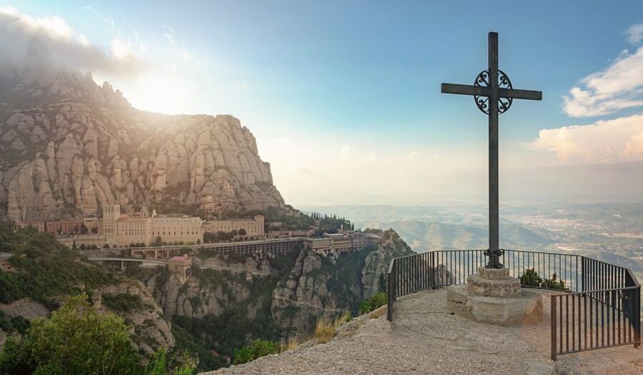 Montserrat & Cava Wineries Day Trip from Barcelona w/ Pickup - Budget reality: price, tickets, and the “long day” factor