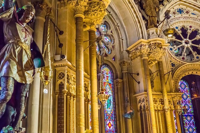 Montserrat,Vineyard, Wine Tasting Small Group Tour & Hotel Pickup - From your Barcelona hotel to Gaudí streets in the morning