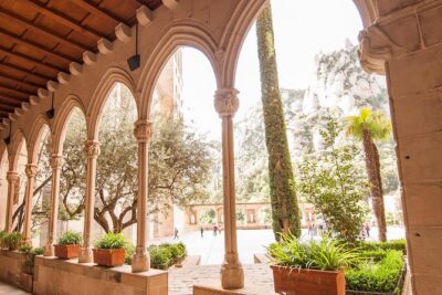 Montserrat with Black Madonna & Medieval Winery with Tapas/Lunch - Your guided Basilica visit plus free time for the climb