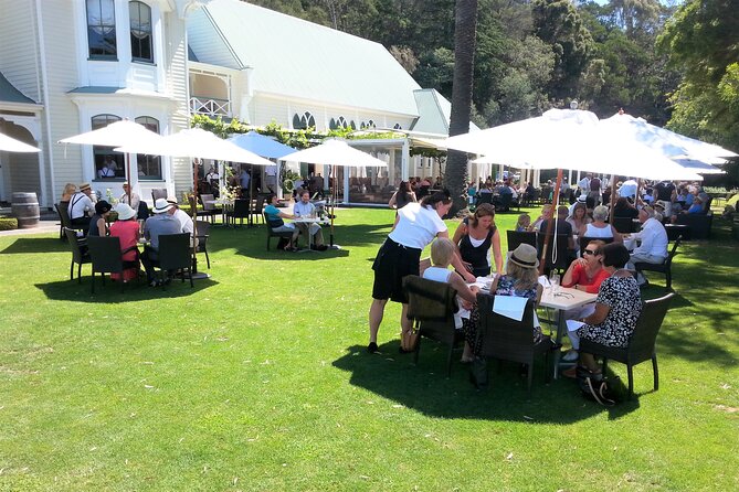 Napier: Afternoon Wine Tasting + visit Silky Oaks Chocolates - The small-group advantage (and meeting Ross)