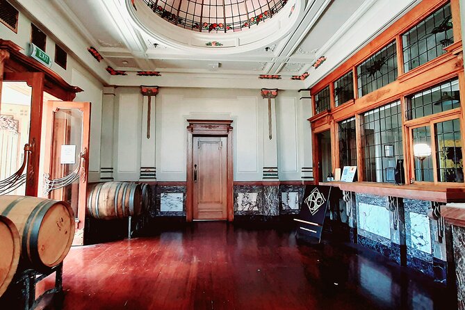 Napier: Afternoon Wine Tasting + visit Silky Oaks Chocolates - Pask Winery: a renovated setting with a focused tasting