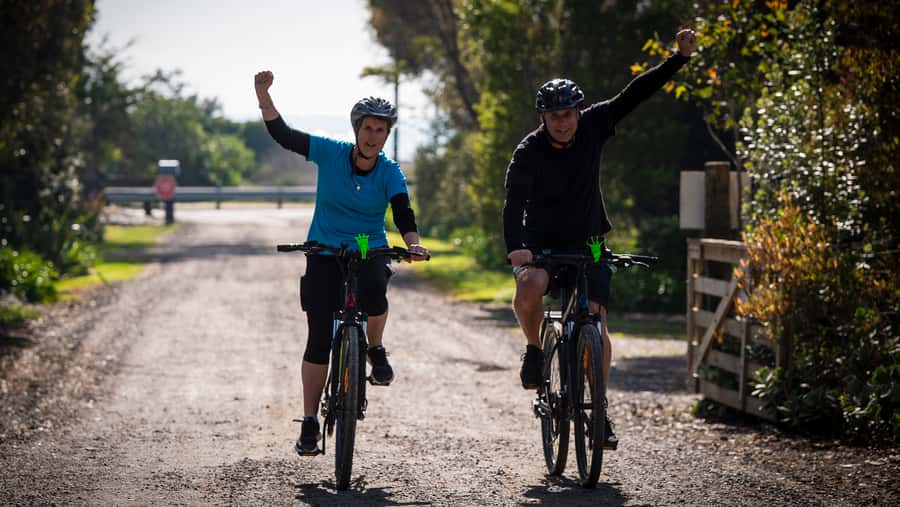 Napier: Cape Coast Winery Tour on E-Bikes - Cape Kidnappers coast: the 4km opener that sets the tone