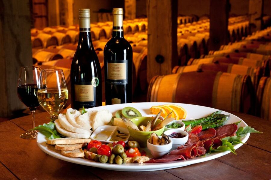 Napier: Winery + Gin Tasting Tour with Lunch Thu Fri Sat - Day-of logistics that matter (without the headache)