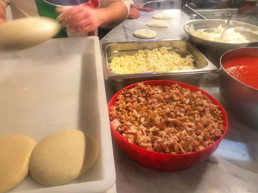Naples by Night: Food and Wine Walking Tour with Local Guide - Pizza Margherita in Naples: more than a flex
