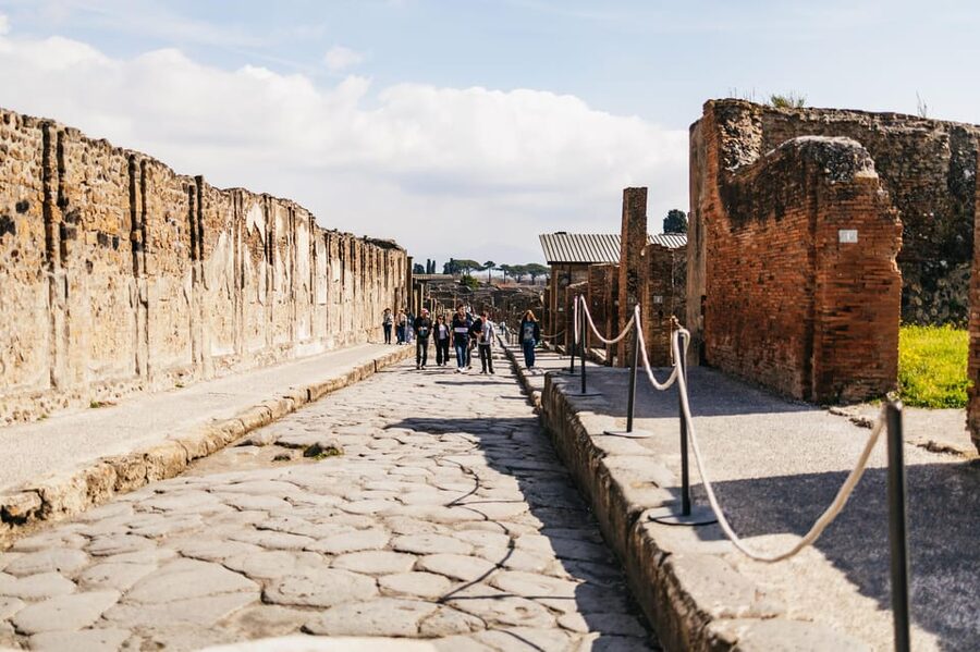 Naples: Pompeii and Mt. Vesuvius with Lunch and Wine Tasting - Why Pompeii + Vesuvius feels like the best Naples combo