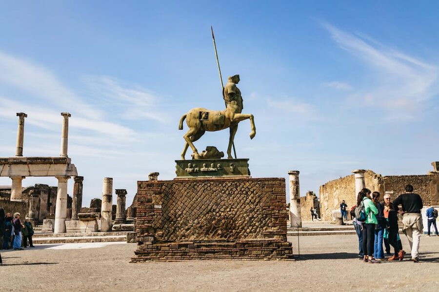 Naples: Pompeii and Mt. Vesuvius with Lunch and Wine Tasting - Guides and small-group feel: less chaos, more listening