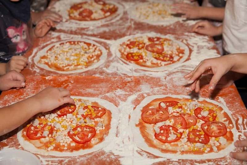 Naples: Premium Pizza Class From Dough to Dessert & Wine - Wine, Limoncello, and How the Meal Fits the Class