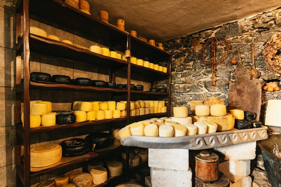 Naxos: Naxos Town Food Tour with Tastings and Wine - Finishing by the Temple of Apollo: sunset depends on timing
