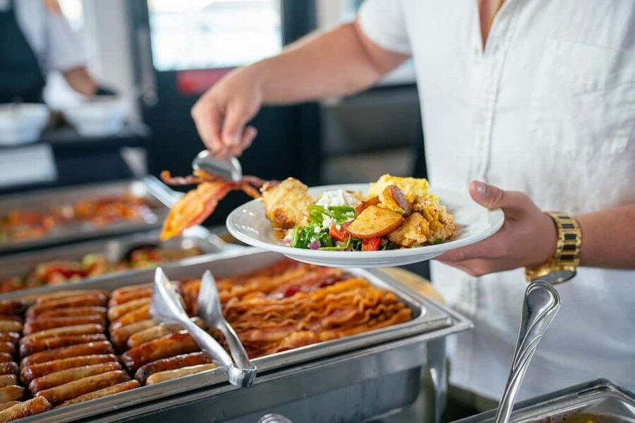 Newport Beach: Champagne and Brunch Buffet City Cruise - Champagne, sparkling cider, and live entertainment: the mood factor