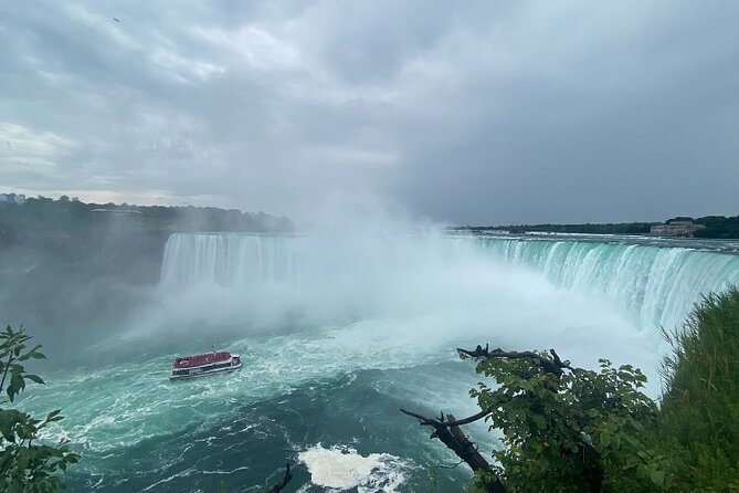 Niagara Falls Day Tour Includes Boat Cruise, Winery Stop & Lunch - Niagara-on-the-Lake for 1 Hour: Charming, Walkable, and Built for Browsing