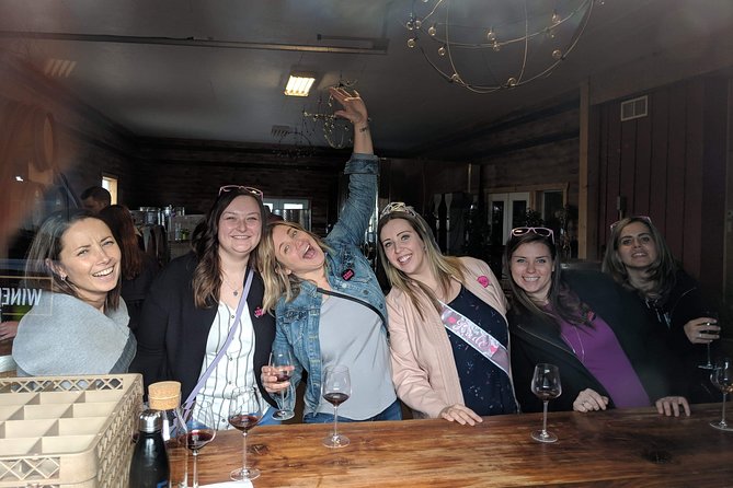 Niagara-On-The-Lake Guided Wine and Charcuterie Full-Day Tour - The tasting pace: formats you might see and how water works