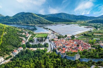 Oysters & Wine Tour From Dubrovnik (Small Group) - Mali Ston Bay oyster farm: the boat ride and the super-fresh factor