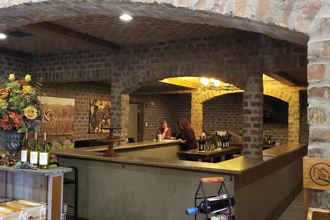 Ozark Craft Beverage - Wine & Shine Tour - The 12:00–Around 4:00 Schedule (And What It Means for Your Day)