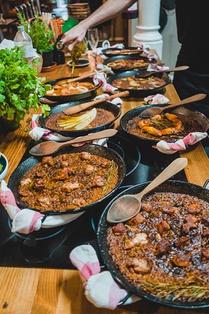 Paella Experience and Bottomless Wine in Barcelona - Unlimited Catalan wine: included fun with real pacing