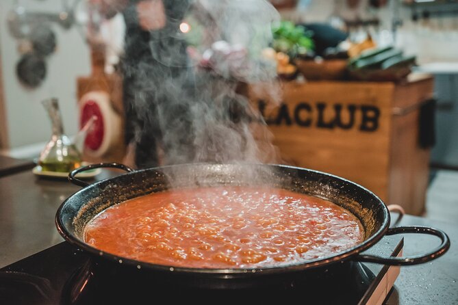 Paella Experience and Bottomless Wine in Barcelona - Vegetarian and vegan options that actually matter